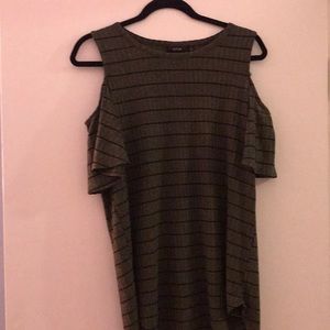 Shoulder cut out top